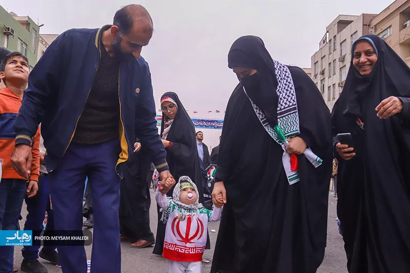 یک‌دلی‌ نسل‌اول تا چهارم انقلاب‌اسلامی در راهپیمایی ۲۲بهمن
