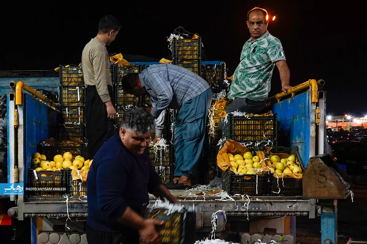 میدان تره‌بار اهواز در شب‌های پیشواز نوروز