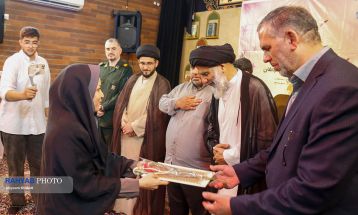 فداکاران بی‌ریا تقدیر شدند
