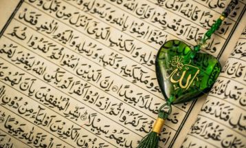 انس با قرآن دل‌های جوانان را روشن می‌کند